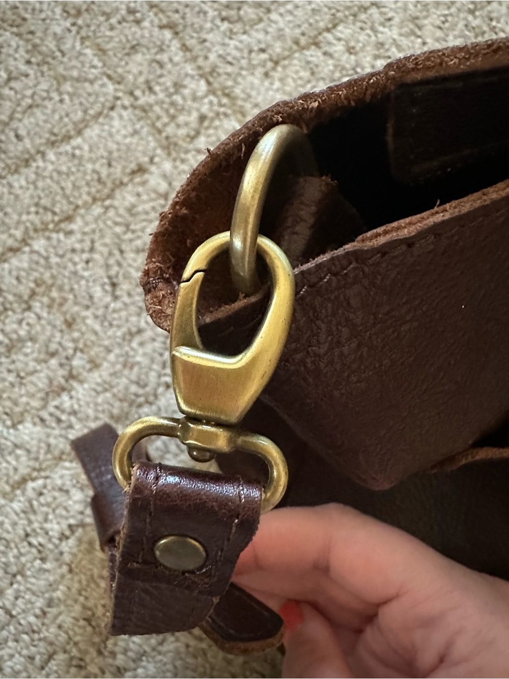 Portland Leather ‘Almost Perfect’ Medium Crossbody Tote - Picture 11 of 12